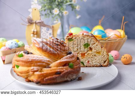 Cutaway Craffin (cruffin) With Raisins And Candied Fruits. Traditional Easter Bread Kulich And Paint