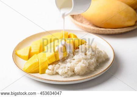 Mango Sticky Rice, Thai Dessert (khao Niew Mamuang)