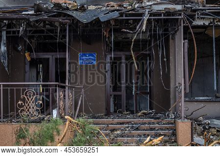 Irpin, Kyev Region Ukraine - 09.04.2022: The Entrance To The Kindergarten Was Bombed By Russian Sold