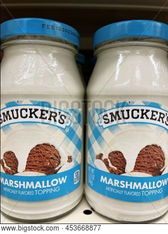 Grovetown, Ga Usa - 12 15 21: Ice Cream Toppings On A Retail Store Shelf Smuckers Topping Marshmallo