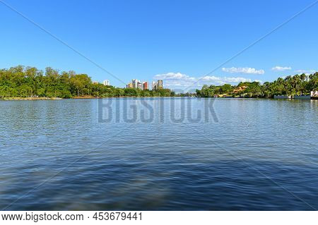 Wide View Of Igapo Lake, Londrina - Pr, Brazil. Beautiful City Lake, With Trees Around The Shore And