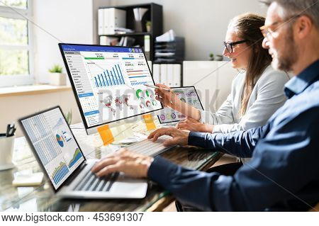 Data Analyst Using Data Analytics Kpi Dashboard