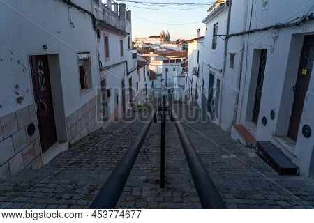 Campo Maior, Portugal - August 28, 2021: Street Of The Fortificated Village Of Campo Maior In Alente