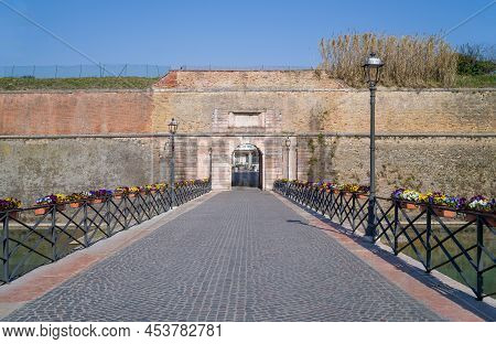 Italy, Peschiera Del Garda, The Bridge Leafing To The Brescia Gate Of The Ancient Fortified Walls Of