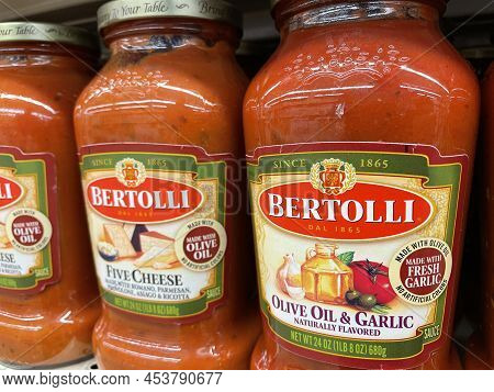 Grovetown, Ga Usa - 04 30 22: Retail Store Spaghetti Sauce Bertolli Garlic Olive Oil Side View