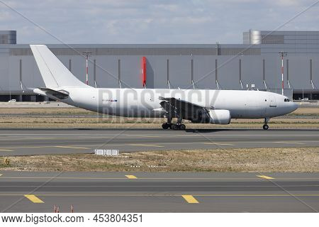 Istanbul, Turkey - October 05, 2021: Solinair Airbus A300-605rf (cn 532) Landing To Istanbul Interna