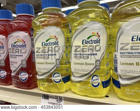 Grovetown, Ga Usa - 03 05 22: Retail Store Sports Drinks Electrolit Variety