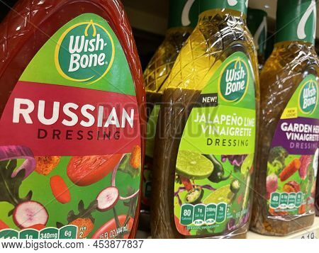 Grovetown, Ga Usa - 03 09 22: Retail Store Wishbone Salad Dressing Russian Side View
