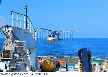 Andaman Sea / Myanmar 05.11.2012: Heli Union\'s Sikorsky S-76 C++ Helicopter Landing On Seismic Surv