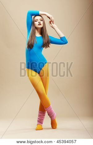 Fitness. Donna sana Svelte In vestiti di Sport e tomaie. Benessere
