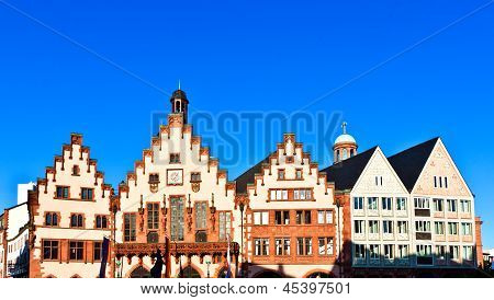 Slavný Roemerbergu ve Frankfurtu