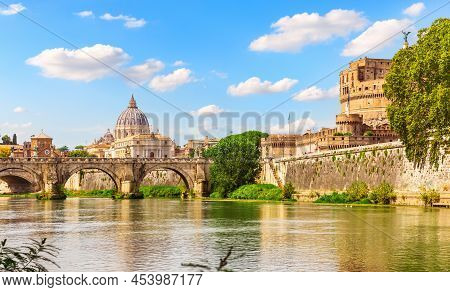Castle Santangelo And Bridge Vittorio Emanuele Ii Over The Tiber, Rome, Italy