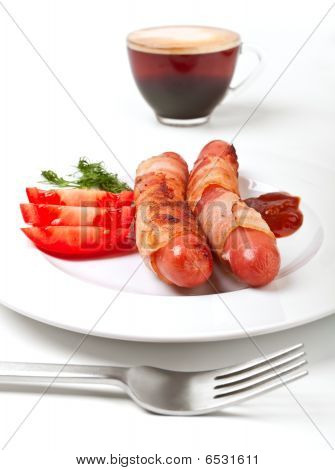 Wurst Speck umwickelt,