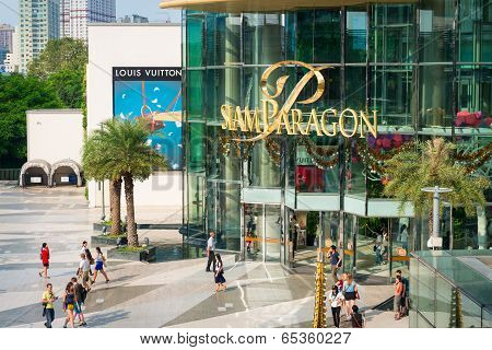 Siam Paragon Shopping Mall In Bangkok