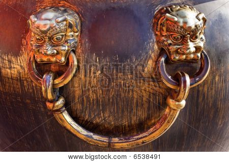 Dragon skinnende Bronze Pot Gugong Forbidden City Palace Beijing Kina