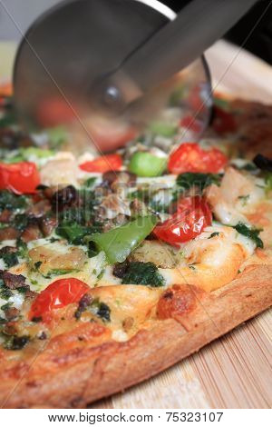 Slicing Pizza With Round Cutter