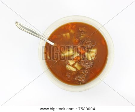 Stufato in ciotola con cucchiaio