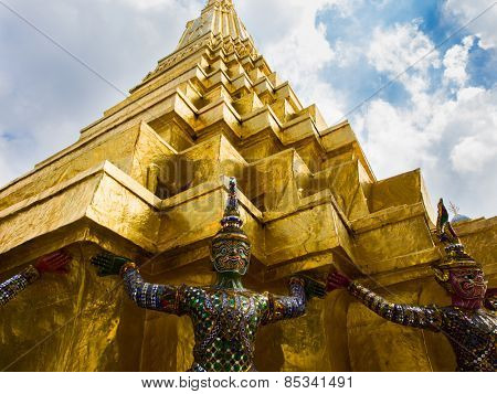 Statue the face giant at Wat Phra Kaew in Bangkok, Thailand