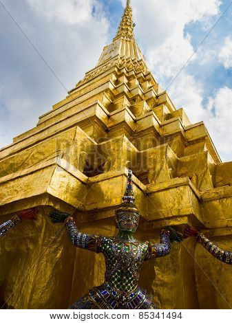 Statue the face giant at Wat Phra Kaew in Bangkok, Thailand