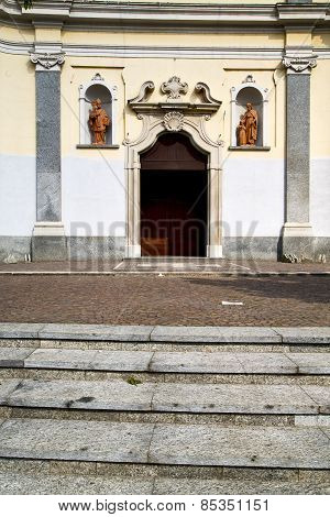 Italy  Lombardy    In  The Vanzaghello   Old    Closed Brick Tower Wall