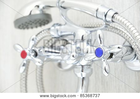 Chrome Faucet With Showerhead