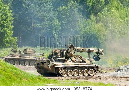 Engineering vehicles and bridge layer MTU-72