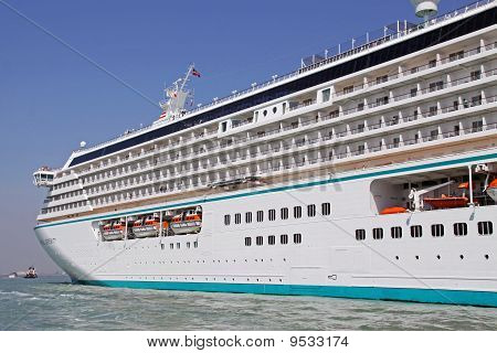 Crystal Serenity luxury risteilyalus