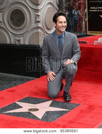 LOS ANGELES - JUL 1:  Paul Rudd at the Paul Rudd Hollywood Walk of Fame Star Ceremony at the El Capitan Theater Sidewalk on July 1, 2015 in Los Angeles, CA