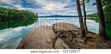 nature around upstate south carolina at lake jocassee gorge mountains
