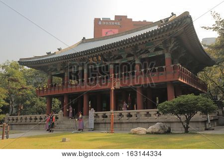 SEOUL SOUTH KOREA - OCTOBER 20, 2016: Bosingak Belfry bell ceremony at Bosingak temple. Bosingak Belfry was used during the Joseon Dynasty to keep the time