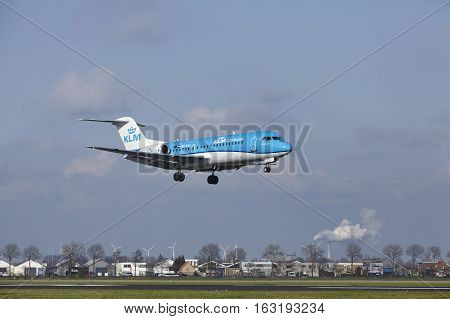 Amsterdam Airport Schiphol - Klm Cityhopper Fokker 70 Lands