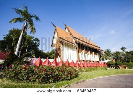 Sala Loi Temple located at Nakhon Ratchasima is an old temple at the Thao suranari built after the battle an army of Chao ANU. In 2370