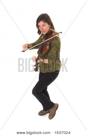 Mid-Age donna giocando Violon