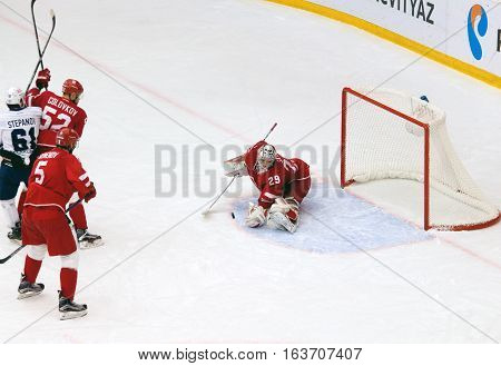 Harri Sateri (29) Safe