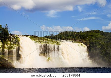 Waterfall Of Hacha In Canaima - Venezuela
