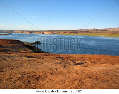 Lake Powell při východu slunce