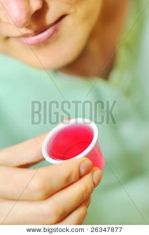 Lægen giver sirup