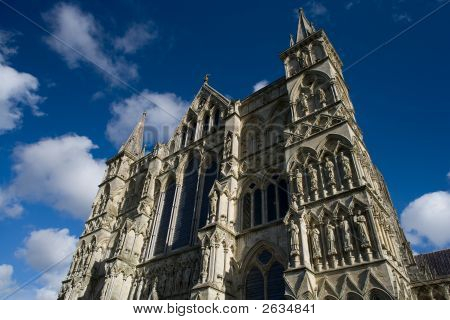 Widok na katedrę w Salisbury w Anglii