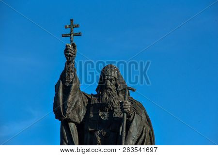 Moscow, Russia - 16 October, 2018: Monument to Patriarch Hermogenes of Moscow in the Alexander Garde