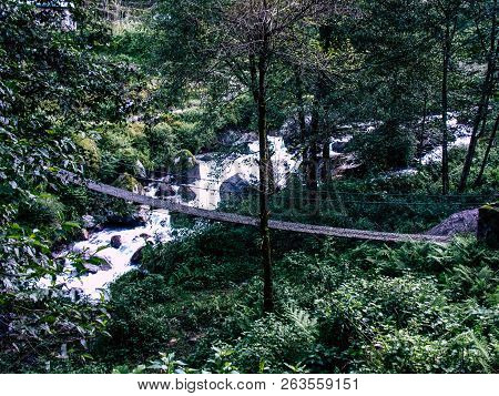 Everest Nepal September 30, 2018 View Of The Nature And Wildlife On The Way To Everest Base Camp, Tr