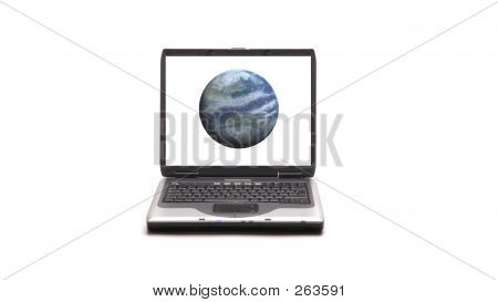 Laptop valkoisella pohjalla
