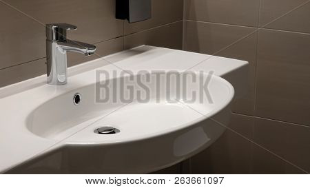 Sink wahbasin bathroom clean modern faucet tap