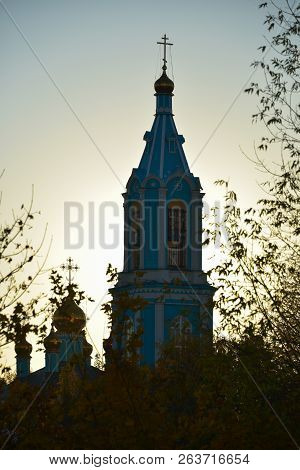 Moscow, Russia - 16 October, 2018: Monument To Patriarch Hermogenes Of Moscow In The Alexander Garde