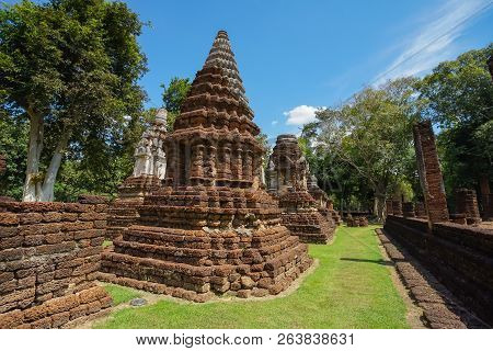 Unesco World Heritage Site Wat Jedi Jed Teaw In Si Satchanalai Historical Park, Sukhothai, Thailand.