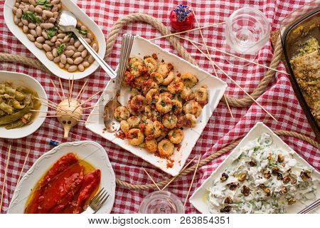 Fellah Koftesi On Vegetarian Table / Bulgur Meatball