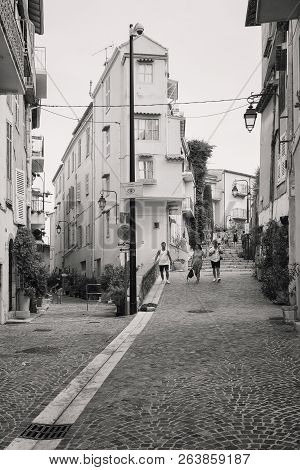 Cannes, France, September 15, 2018:  Black And White Photo  Of The Narrow Streets In The Old Center 