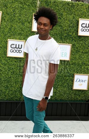 LOS ANGELES - OCT 14:  Echo Kellum at the CW Network's Fall Launch Event  at the Warner Brothers Studios on October 14, 2018 in Burbank, CA