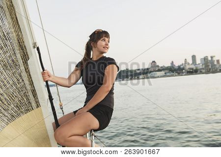 Yaghting Adventure People On The High Sea