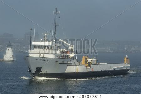 Fairhaven, Massachusetts, Usa - May 8, 2018: Freight Vessel Gay Head Leaving Fairhaven With Palmer I