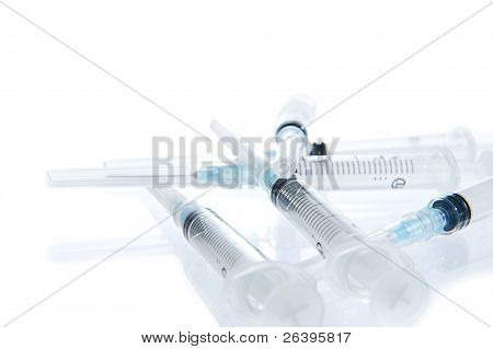 Bir 2Ml şırınga ve iğne